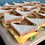 მინი სენდვიჩი ბოსტნეულით და ყველით